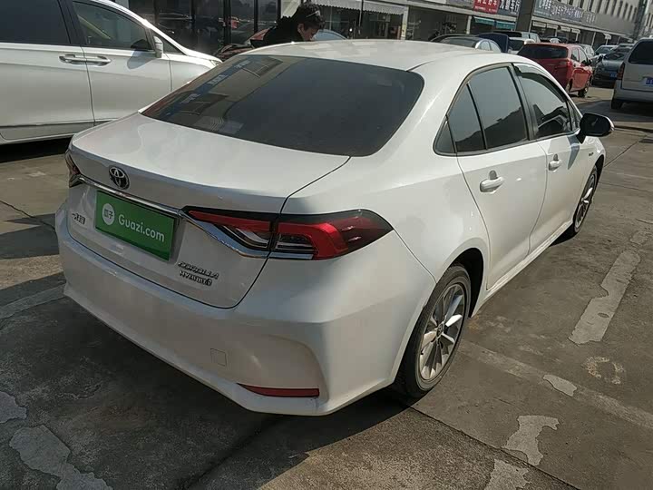 Фото 7 - Toyota Corolla