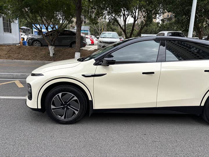 Фото 3 - XPeng G6