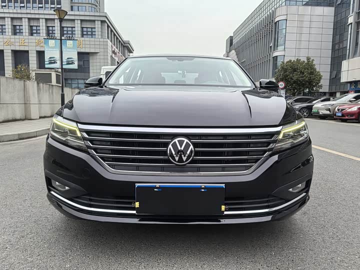 Фото 2 - Volkswagen Lavida