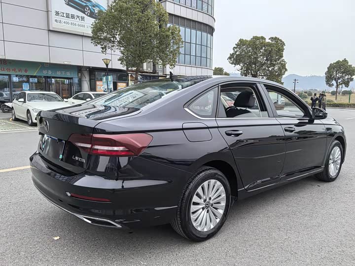 Фото 8 - Volkswagen Lavida