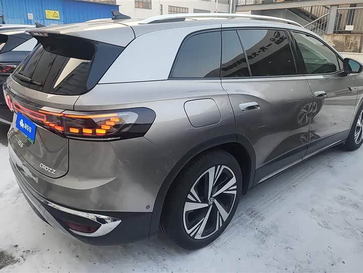 Фото 3 - Volkswagen ID.6 Crozz