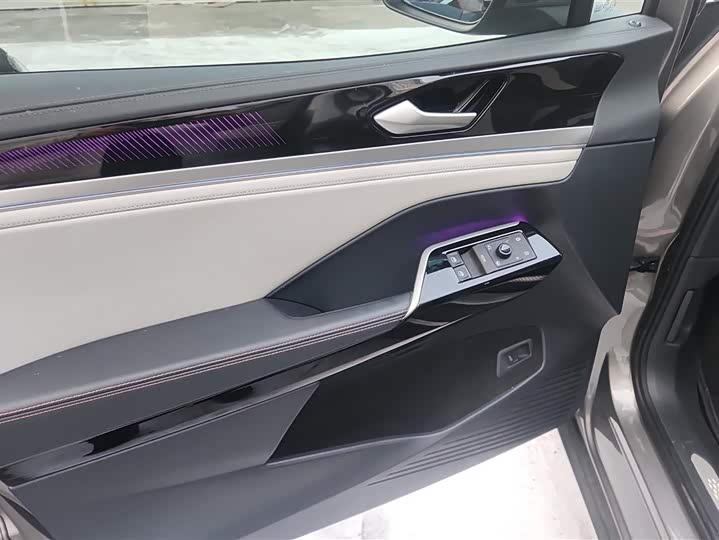 Фото 7 - Volkswagen ID.6 Crozz