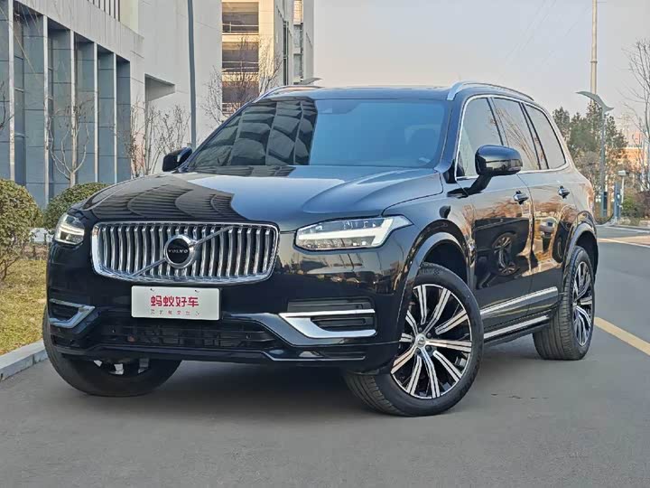 Фото 1 - Volvo XC90