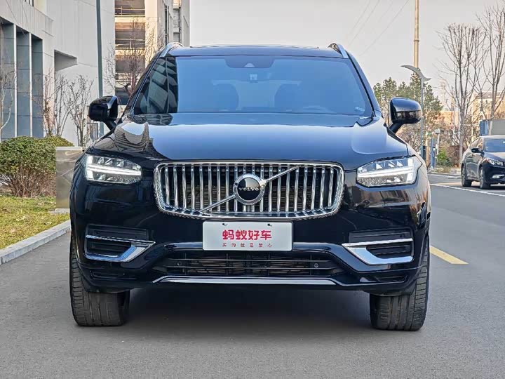 Фото 2 - Volvo XC90