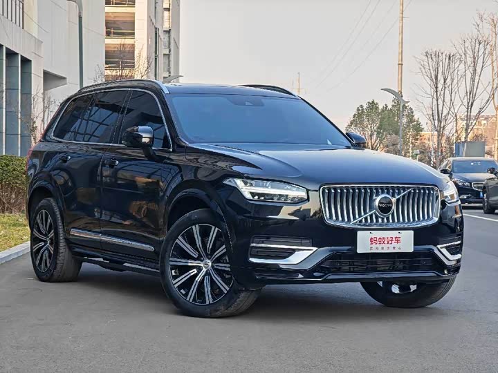 Фото 3 - Volvo XC90