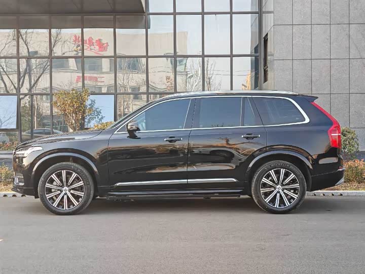 Фото 4 - Volvo XC90