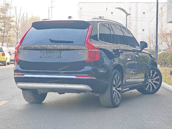 Фото 7 - Volvo XC90