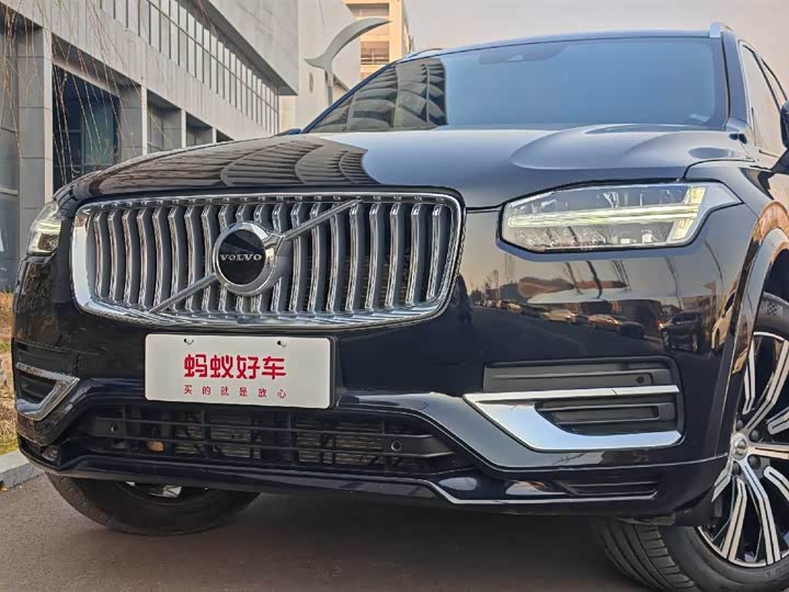 Фото 8 - Volvo XC90