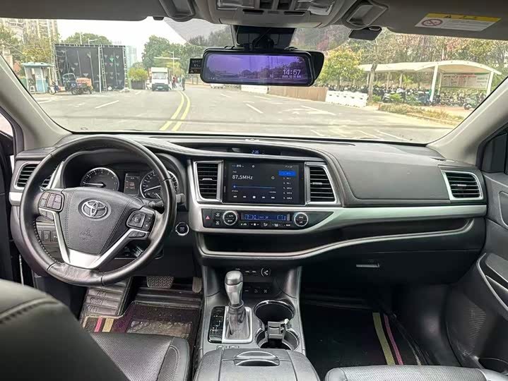 Фото 5 - Toyota Highlander