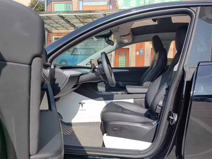 Фото 5 - Tesla Model Y