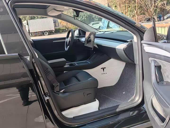 Фото 7 - Tesla Model Y