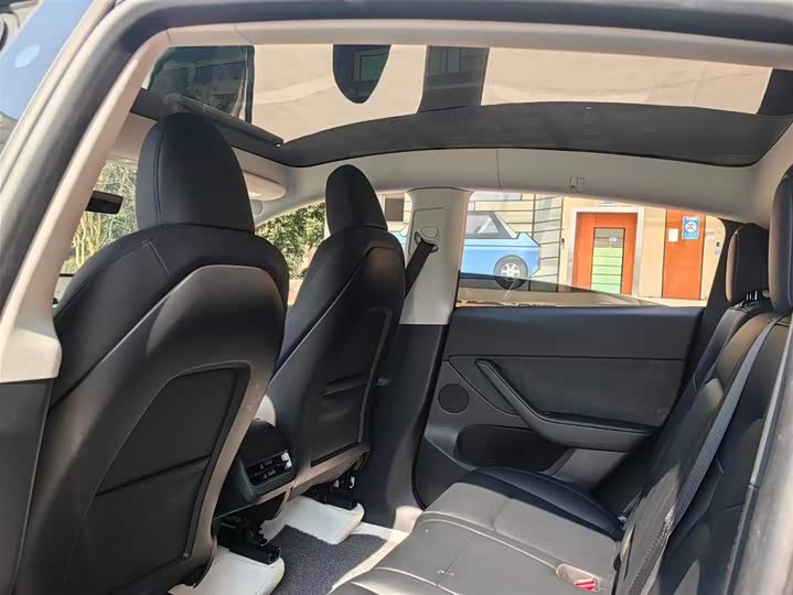 Фото 8 - Tesla Model Y