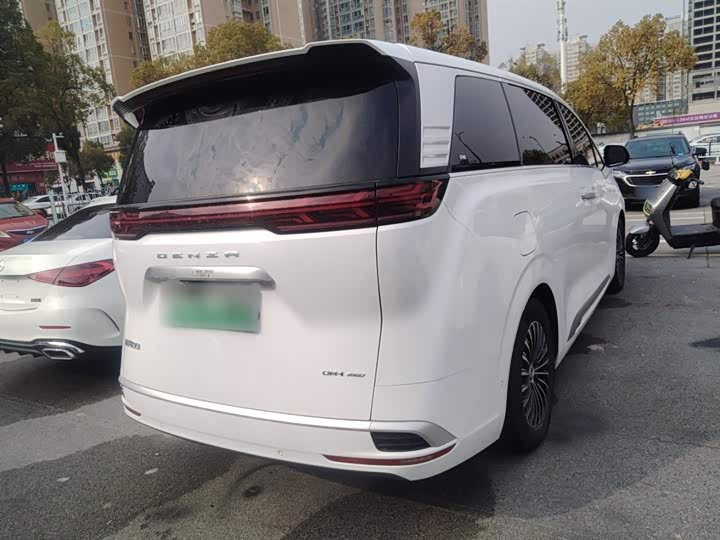 Фото 7 - Denza D9