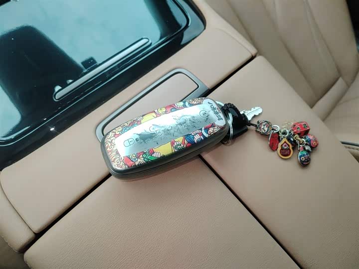 Фото 9 - Denza D9