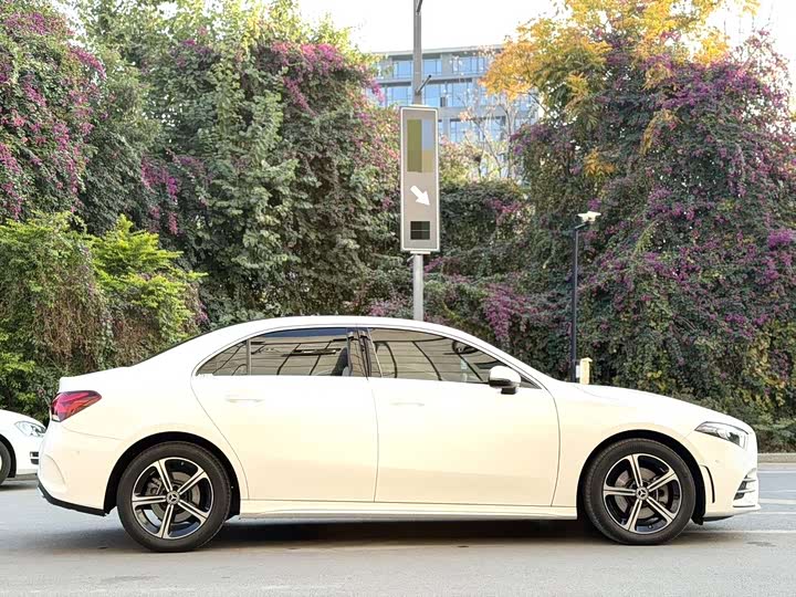 Фото 3 - Mercedes-Benz A-Class