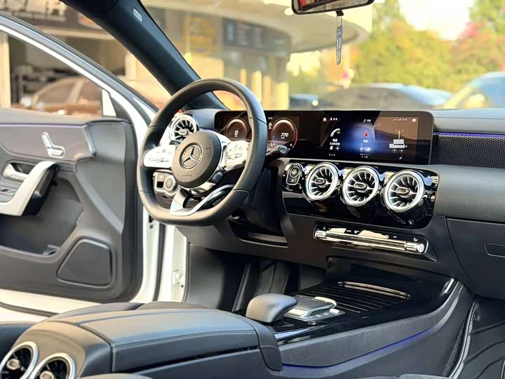 Фото 9 - Mercedes-Benz A-Class