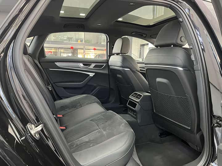 Фото 4 - Audi A6L