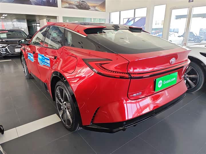 Фото 5 - Toyota bZ5