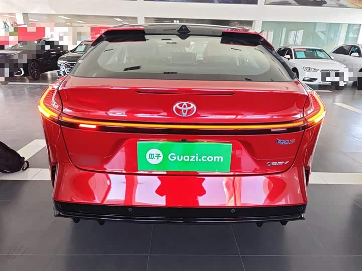 Фото 6 - Toyota bZ5