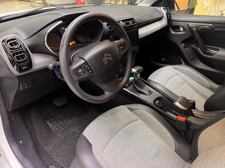 Фото 4 - Citroen C3-XR