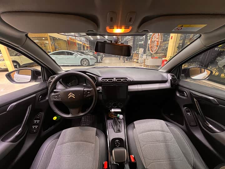 Фото 8 - Citroen C3-XR