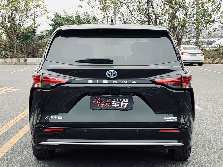 Фото 5 - Toyota Sienna