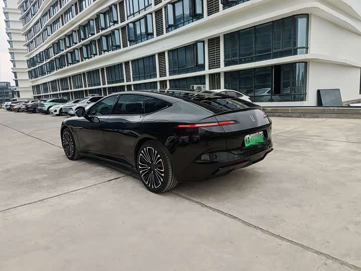 Фото 3 - Avatr 12