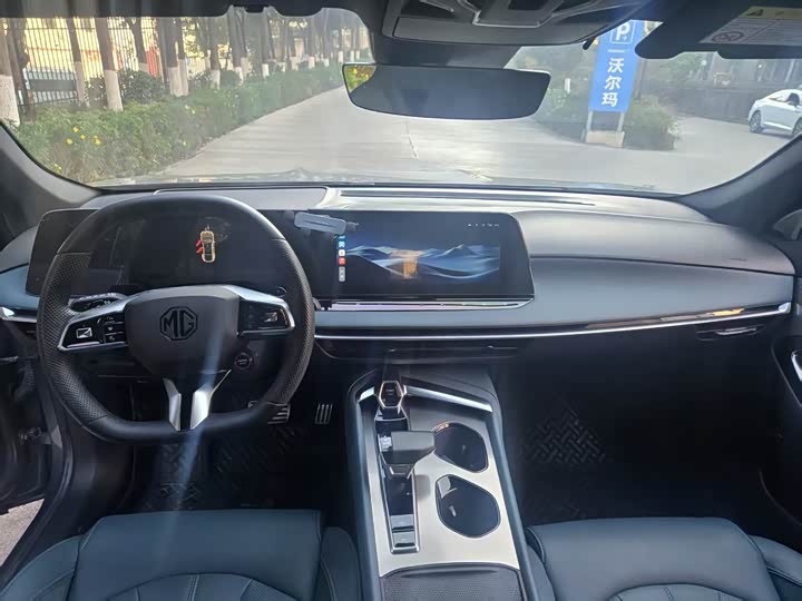 Фото 7 - MG Motor 7