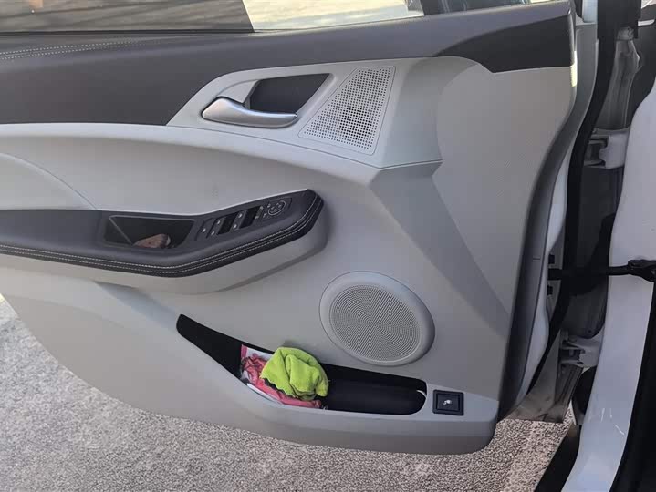 Фото 7 - BYD Yuan Pro