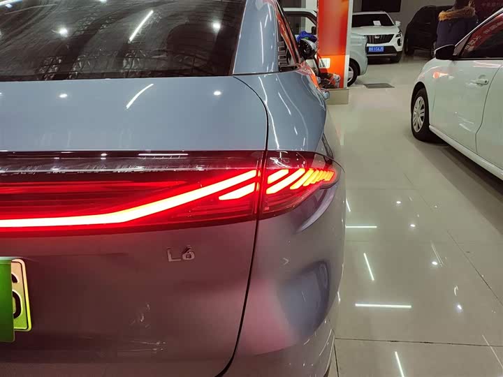 Фото 8 - Geely Galaxy L6