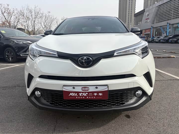 Фото 2 - Toyota C-HR