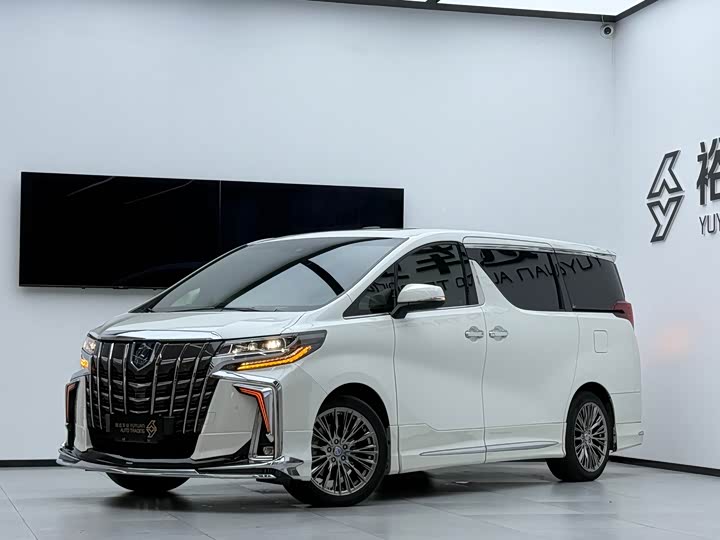 Фото 1 - Toyota Alphard