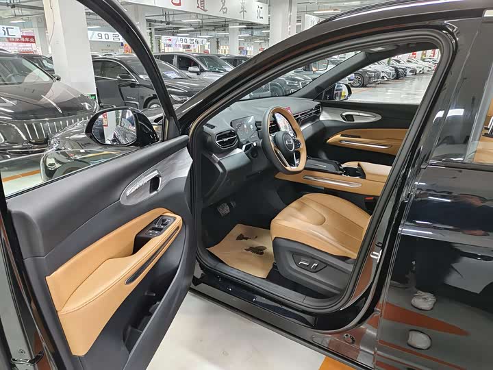 Фото 8 - Bestune 07