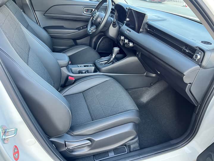 Фото 8 - Honda Vezel