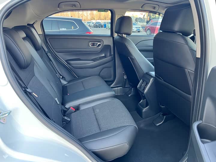 Фото 9 - Honda Vezel