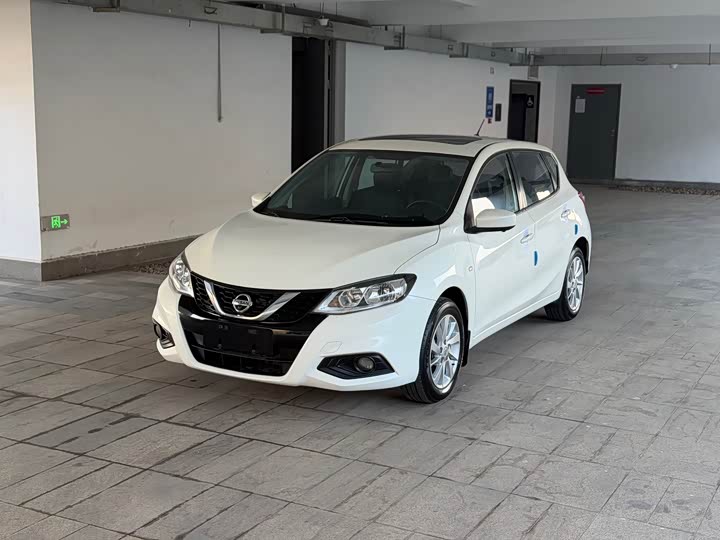 Фото 1 - Nissan Tiida