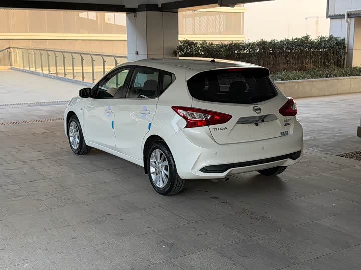 Фото 6 - Nissan Tiida