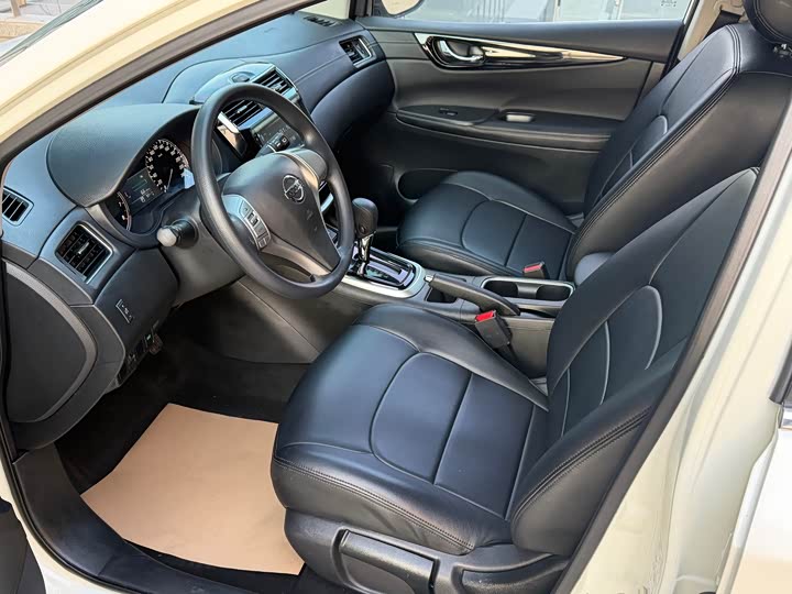 Фото 7 - Nissan Tiida