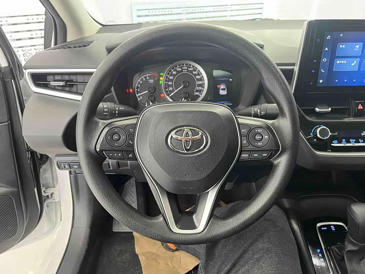 Фото 3 - Toyota Corolla