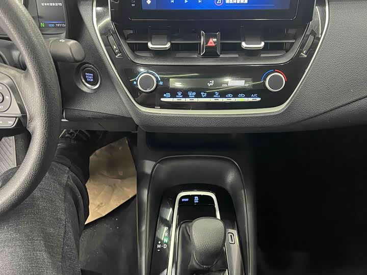 Фото 4 - Toyota Corolla