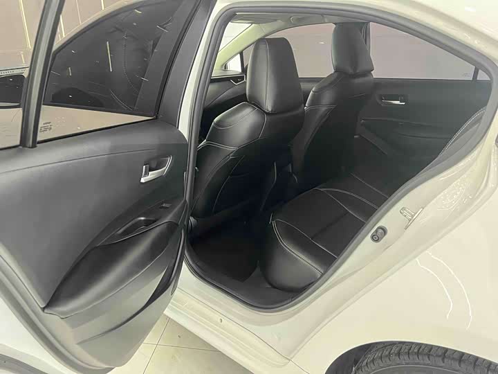 Фото 6 - Toyota Corolla