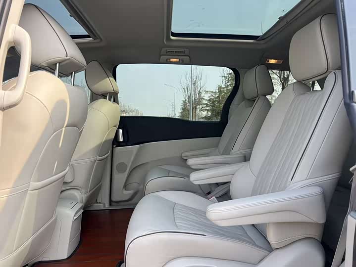 Фото 5 - Buick GL8 ES