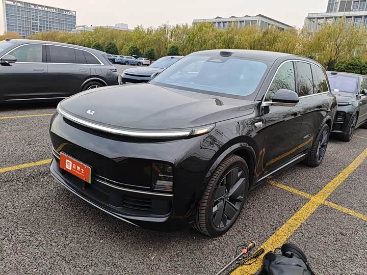 Фото 1 - LiXiang L8