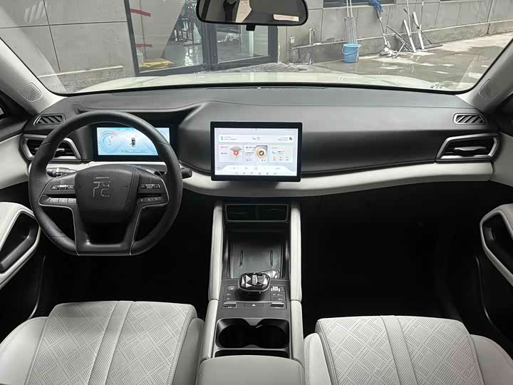 Фото 3 - BYD Yuan Up