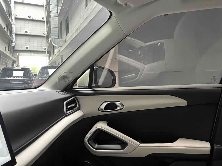 Фото 8 - BYD Yuan Up