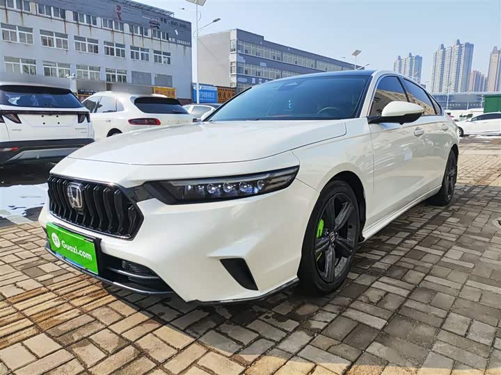 Фото 1 - Honda Inspire