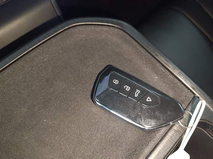 Фото 9 - Dongfeng Aeolus L7