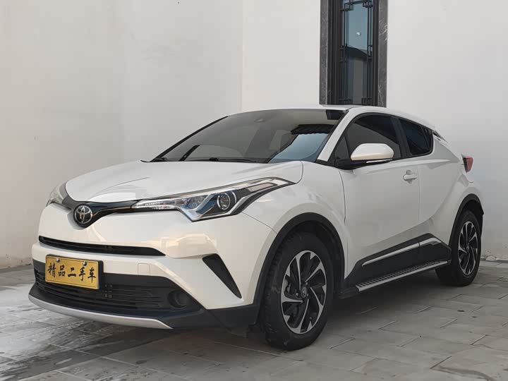 Фото 1 - Toyota Izoa