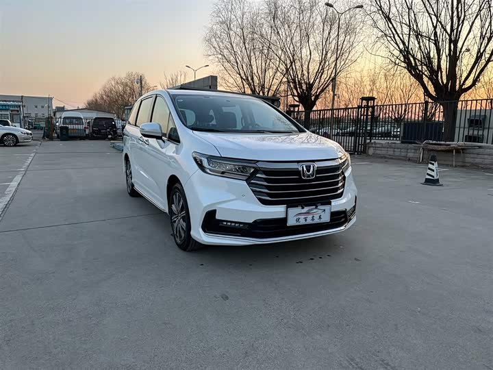 Фото 3 - Honda Odyssey