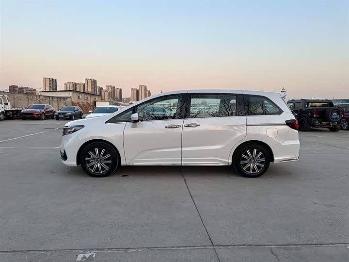Фото 7 - Honda Odyssey